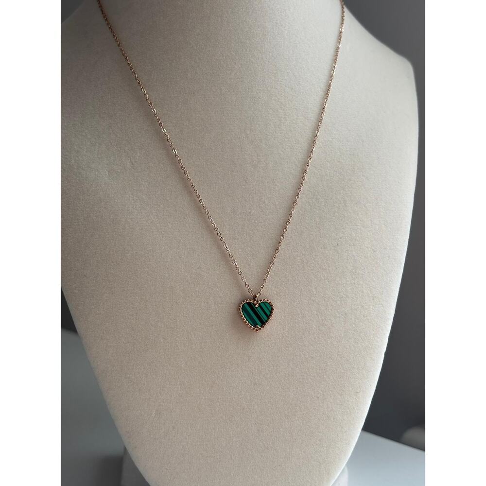 Rose Gold Green Heart Necklace Dainty Pendant Minimalist Jewelry - Picture 5 of 6